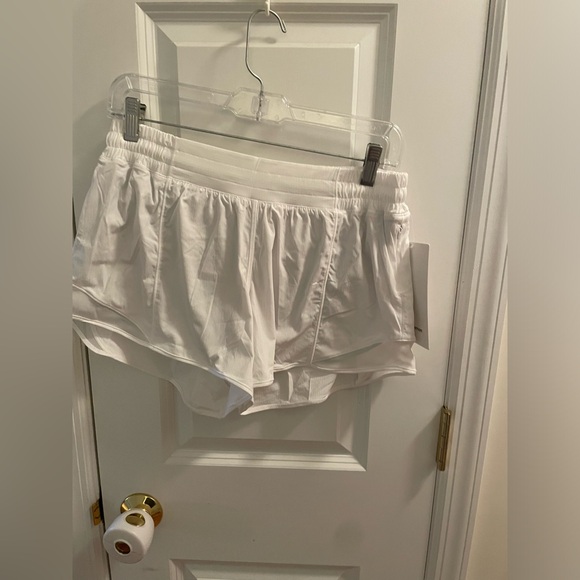 LULULEMON HOTTY HOTS LR 4 IN NWT - Picture 5 of 7